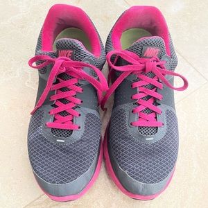 Nike Lunarswift Women’s Grey Athletic Sneakers Shoes Lace Up Low Top